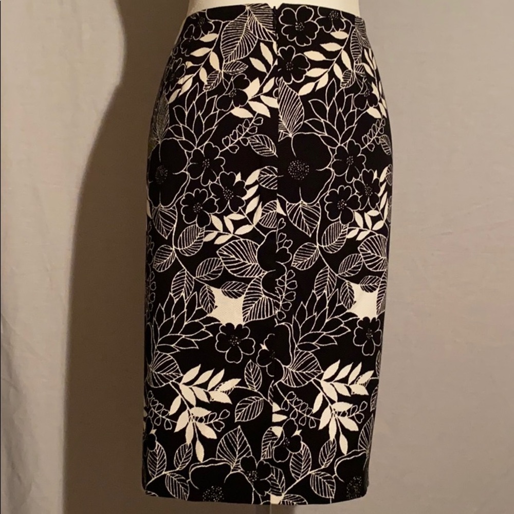 PARISAN plus size career skirt - Picture 4 of 8
